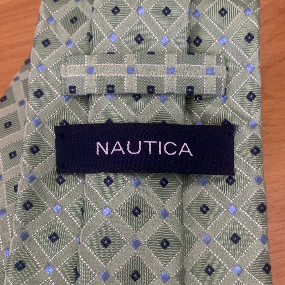 Nautica Lime Green 100% silk tie made in USA diamond pattern 59" EUC - Picture 4 of 9